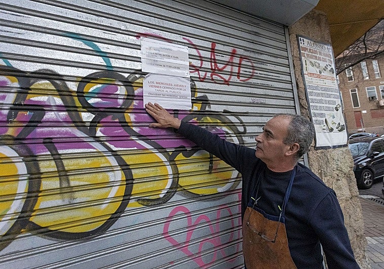 El pequeño comercio cacereño ajusta horarios y cierra algunas tardes y sábados